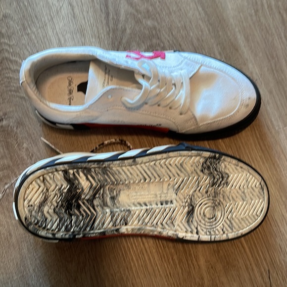 Off White Sneakers size 38, comes with box. Gently worn, cloth material. - Picture 2 of 2